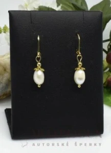 Elegantní náušnice z říčních perel