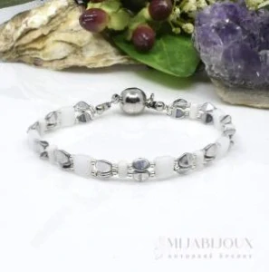 Ručně šitý náramek – Bílá a stříbrná elegance (Tila & Rulla)