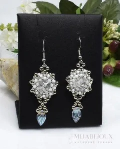 Elegantní šité náušnice s práskaným křišťálem