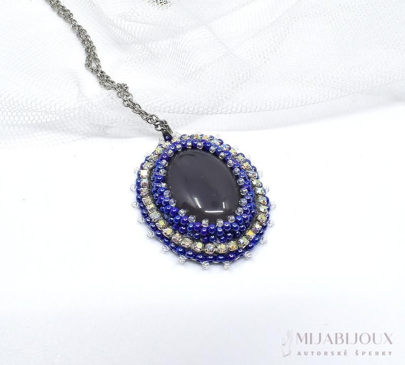 Náhrdelník z minerálu šedý achát