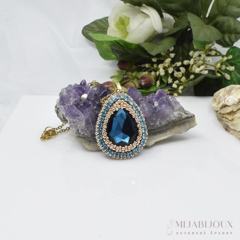 Tyrkysový přívěsek s řetítkem