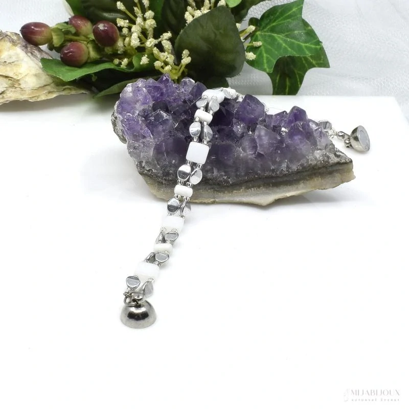 Ručně šitý náramek – Bílá a stříbrná elegance (Tila & Rulla)