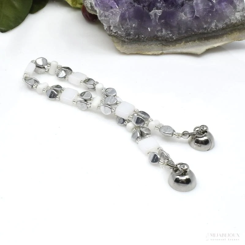 Ručně šitý náramek – Bílá a stříbrná elegance (Tila & Rulla)