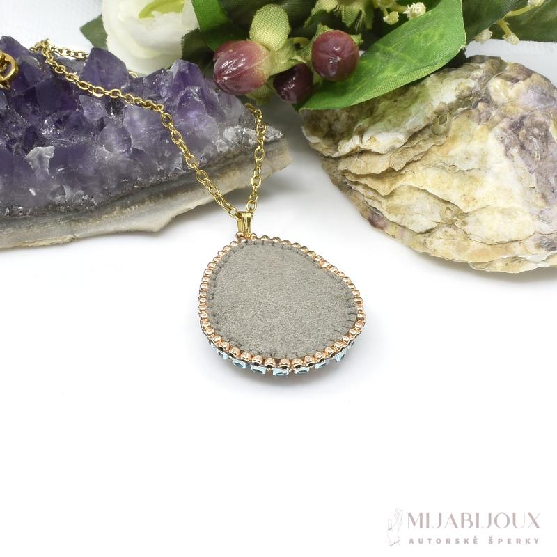 Tyrkysový přívěsek s řetítkem