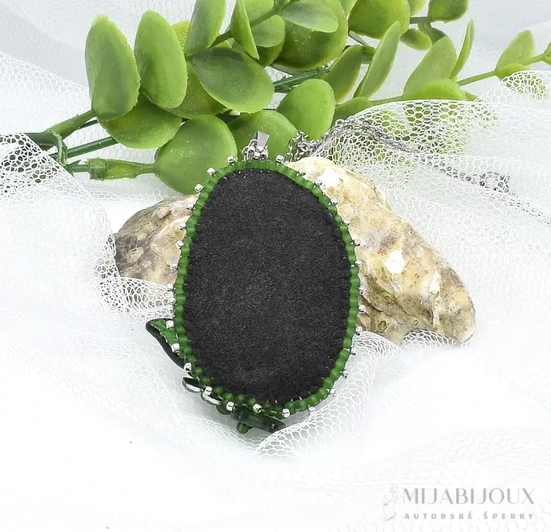 Náhrdelník s plátkem achátu